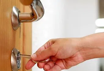 Lock Locksmith Tech Bronx, NY 718-304-2930 logo-image - 24-hour-emergency-locksmith