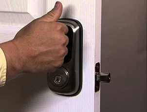 Lock Locksmith Tech Bronx, NY 718-304-2930 - 24-7-locksmith-key-service